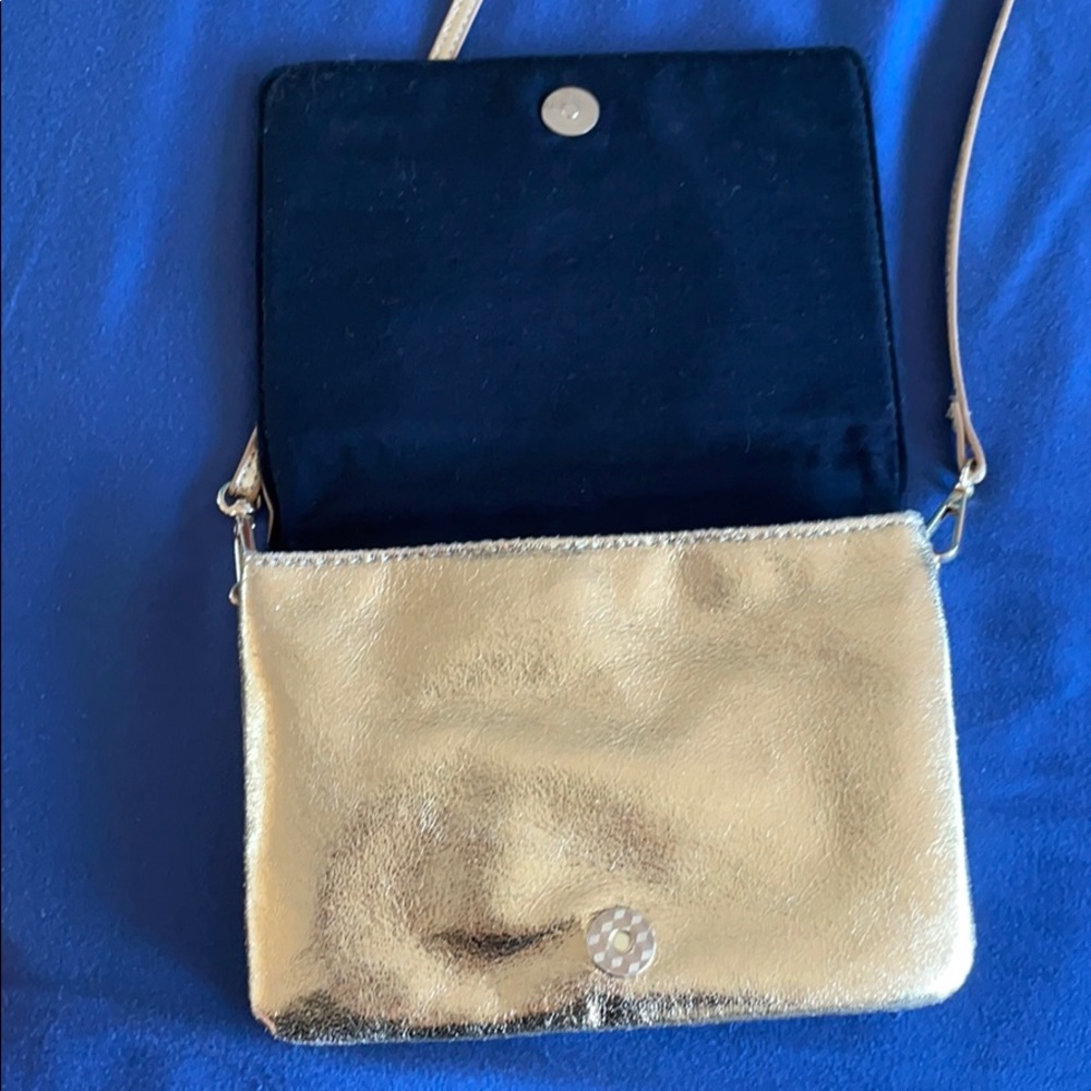 Forever 21 Gold Purse - Picture 3 of 5